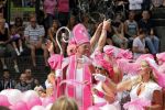 Amsterdam 1 augustus 2009
Gay pride op de amsterdamse grachten. Gordon als roze sinterklaas
Peter Smulders bv