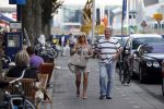 Amsterdam 14 augustus 2009
hans en Connie Breukhoven komen in een bentley cabrio aanrijden bij restaurant Oceania om daar samen te gaan eten nadat ze gescheiden zijn.
Peter Smulders bv