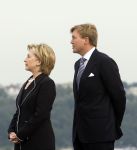 New York 8 september 2009
Prins Willem Alexander Prinses Maxima Michael Bloomberg (Burgemeester NY) en Hillary Clinton op vliegdekschip Intrepid. Welkomst ceremonieel van NYC 400.
Peter Smulders bv