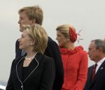 New York 8 september 2009
Prins Willem Alexander Prinses Maxima Michael Bloomberg (Burgemeester NY) en Hillary Clinton op vliegdekschip Intrepid. Welkomst ceremonieel van NYC 400.
Peter Smulders bv