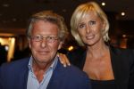 Noordwijk, 28 Augustus 2009
Miljonair Fair 2009 in Hotel Huis ter Duin
Jan des Bouvrie met zijn vrouw Monique des Bouvrie
Foto Peter Smulders BV