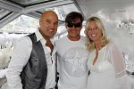 Amsterdam 1 augustus 2009
Gerard Joling heeft tijdens de gay pride in amsterdam een eigen boot met daarop diverse bekende nederlanders. John v d Heuvel met zijn vrouw
Peter Smulders bv
