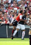 Rotterdam, 20 September 2009
Kompetitiewedstrijd Feyenoord-PSV, eindstand 1-3 Seizoen 2009/2010
Jonathan Reis wordt op de huidgezeten door Giovanni v Bronckhorst
