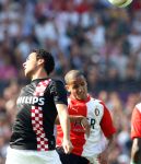 Rotterdam, 20 September 2009
Kompetitiewedstrijd Feyenoord-PSV, eindstand 1-3 Seizoen 2009/2010
Karim El Ahmadi in duel met Otman Bakkal