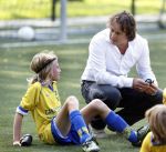 Blaricum 19 september 2009
Marco gaat samen met zijn zoon Luca naar het voetballen en leeft ontzettend mee met hem tijdens de wedstrijd. Luca scoort 3 doelpunten.
Peter Smulders bv