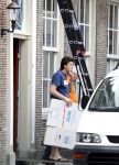 Monnickendam 21 augustus 2009
Marc Klein Essink  bij zijn nieuwe huis. De verhuiswagen staat voor de deur.
Peter Smulders bv