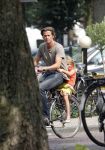 Amsterdam 20 augustus 2009
Marc  v d Loo met dochter op de fiets.
Peter Smulders bv