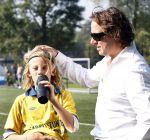 Blaricum 19 september 2009
Marco gaat samen met zijn zoon Luca naar het voetballen en leeft ontzettend mee met hem tijdens de wedstrijd. Luca scoort 3 doelpunten.
Peter Smulders bv