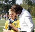 Blaricum 19 september 2009
Marco gaat samen met zijn zoon Luca naar het voetballen en leeft ontzettend mee met hem tijdens de wedstrijd. Luca scoort 3 doelpunten.
Peter Smulders bv