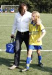 Blaricum 19 september 2009
Marco gaat samen met zijn zoon Luca naar het voetballen en leeft ontzettend mee met hem tijdens de wedstrijd. Luca scoort 3 doelpunten.
Peter Smulders bv