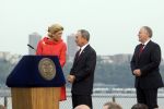 New York 8 september 2009
Prins Willem Alexander Prinses Maxima Michael Bloomberg (Burgemeester NY) en Hillary Clinton op vliegdekschip Intrepid. Welkomst ceremonieel van NYC 400.
Peter Smulders bv
