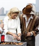 New York 9 september 2009
Bezoek prins Willem Alexander en prinses Maxima aan New York voor NYC 400. Maxima wast haar handen met champagne
Peter Smulders bv