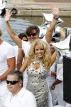 Amsterdam 1 augustus 2009
Gerard Joling heeft tijdens de gay pride in amsterdam een eigen boot met daarop diverse bekende nederlanders. Patricia Paay
Peter Smulders bv