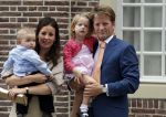 Apeldoorn 20 september 2009
Doop Pieter v Vollenhoven, zoon van Prins Pieter Christiaan en prinses Anita op paleis het Loo. Ook zijn zus Emma is aanwezig.
Peter Smulders bv