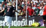 Rotterdam, 20 September 2009
Kompetitiewedstrijd Feyenoord-PSV, eindstand 1-3 Seizoen 2009/2010
Rob v Dijk is voor de 2e maal gepasseerd