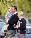 de Goorn 17 augustus 2009
Sonja Bakker en haar ex man Koen brengen de kinderen samen naar school.
Peter Smulders bv