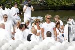 Amsterdam 1 augustus 2009
Gerard Joling heeft tijdens de gay pride in amsterdam een eigen boot met daarop diverse bekende nederlanders. Wino Omtzigt met Christine Kroonenberg
Peter Smulders bv