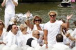Amsterdam 1 augustus 2009
Gerard Joling heeft tijdens de gay pride in amsterdam een eigen boot met daarop diverse bekende nederlanders. Wino Omtzigt met Christine Kroonenberg
Peter Smulders bv