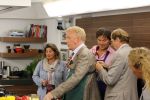 Eemnes 1 september 2010
Loretta Schrijver tijdens koffietijd. Kok Caspar Burgi en Andre v Duin als meneer Wijdbeens zijn ook aanwezig.
Peter Smulders bv