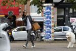 Amsterdam 24 augustus 2010
Danielle Overgaag werkt mee aan candid camera programma van sbs 6 samen met haar hond evert.
Peter Smulders bv