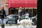 Amsterdam 24 augustus 2010
Danielle Overgaag werkt mee aan candid camera programma van sbs 6 samen met haar hond evert.
Peter Smulders bv