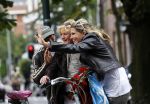 Amsterdam 24 augustus 2010
Danielle Overgaag werkt mee aan candid camera programma van sbs 6 samen met haar hond evert.
Peter Smulders bv