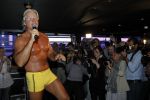 Amsterdam 5 augustus 2010
Dries Roelvink opent in zijn gele zwembroek de gay parade in Amsterdam op de supper club boot.
Peter Smulders bv