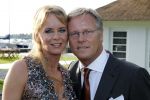 Loosdrecht 21 augustus 2010
Fons de Poel en zijn vrouw Saskia vieren hun 5 jarig huwelijk bij het witte huis in Loosdrecht.
Peter Smulders bv
