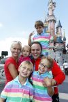 Parijs 31 augustus 2010
Frans Bauer met Mariska en zijn zoon Vhristiaan Frans Jan en Lucas in disneyland. Ook de moeder van Mariska en haar man zijn erbij.
Peter Smulders bv