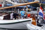 Amsterdam 21 augustus 2010
Prins Willem Alkexander met de groende Draeck bij sail. Prinses Maxima Prinses Amalia Ariane en Alexia zijn er ook bij. Ook is er een kindermeisje bij. Ze voeren onder begeleiding van meerdere politie boten
Peter Smulders bv