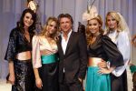 Amsterdam 13 september 2010
Modeshow Jos v Raak bij de westergasfabriek. Jos Anouk Smulders Irene v d Laar Froukje de Both en Lieke v Lexmond
Peter Smulders bv