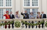 Den Haag 21 september 2010
Prinsjesdag 2010 op het binnenhof en bij paleis Noordeinde. Koningin Beatrix Prins Willem Alexander Prinses Maxima Prins Constantijn Prinses Laurentien Pieter v Vollenhoven en Prinses Margriet. Ballon met boodschap
Peter Smulders bv