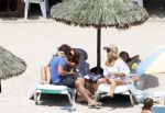 Ibiza 26 juli 2010
Marco Leontien Mary Luca Jada en Senna Borsato op vakantie op ibiza. Marco heeft daar een zodiac boot liggen waar hij veel mee gaat varen.
Peter Smulders bv
