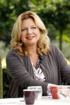 Eemnes 1 september 2010
Loretta Schrijver tijdens koffietijd. Kok Caspar Burgi en Andre v Duin als meneer Wijdbeens zijn ook aanwezig.
Peter Smulders bv