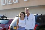 Ibiza 14 juli 2010
Maribelle en haar vriend Nicolaas halen Ilona van de gouden kooi op op het vliegveld van ibiza.
Peter Smulders bv