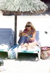 Ibiza 26 juli 2010
Marco Leontien Mary Luca Jada en Senna Borsato op vakantie op ibiza. Marco heeft daar een zodiac boot liggen waar hij veel mee gaat varen.
Peter Smulders bv