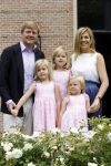 Wassernaar 5 juni 2010
Fotouurtje met Prinses Maxima Amalia Alexia Ariane en Prins Willem Alexander in de tuin van hun huis op de Horsten.
Peter Smulders bv