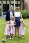 Wassernaar 5 juni 2010
Fotouurtje met Prinses Maxima Amalia Alexia Ariane en Prins Willem Alexander in de tuin van hun huis op de Horsten.
Peter Smulders bv