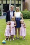 Wassernaar 5 juni 2010
Fotouurtje met Prinses Maxima Amalia Alexia Ariane en Prins Willem Alexander in de tuin van hun huis op de Horsten.
Peter Smulders bv