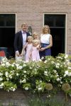 Wassernaar 5 juni 2010
Fotouurtje met Prinses Maxima Amalia Alexia Ariane en Prins Willem Alexander in de tuin van hun huis op de Horsten.
Peter Smulders bv