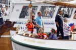 Amsterdam 21 augustus 2010
Prins Willem Alkexander met de groende Draeck bij sail. Prinses Maxima Prinses Amalia Ariane en Alexia zijn er ook bij. Ook is er een kindermeisje bij. Ze voeren onder begeleiding van meerdere politie boten
Peter Smulders bv