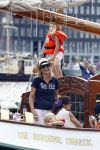 Amsterdam 21 augustus 2010
Prins Willem Alkexander met de groende Draeck bij sail. Prinses Maxima Prinses Amalia Ariane en Alexia zijn er ook bij. Ook is er een kindermeisje bij. Ze voeren onder begeleiding van meerdere politie boten
Peter Smulders bv
