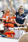 Amsterdam 21 augustus 2010
Prins Willem Alkexander met de groende Draeck bij sail. Prinses Maxima Prinses Amalia Ariane en Alexia zijn er ook bij. Ook is er een kindermeisje bij. Ze voeren onder begeleiding van meerdere politie boten
Peter Smulders bv