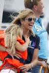 Amsterdam 21 augustus 2010
Prins Willem Alkexander met de groende Draeck bij sail. Prinses Maxima Prinses Amalia Ariane en Alexia zijn er ook bij. Ook is er een kindermeisje bij. Ze voeren onder begeleiding van meerdere politie boten
Peter Smulders bv