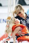 Amsterdam 21 augustus 2010
Prins Willem Alkexander met de groende Draeck bij sail. Prinses Maxima Prinses Amalia Ariane en Alexia zijn er ook bij. Ook is er een kindermeisje bij. Ze voeren onder begeleiding van meerdere politie boten
Peter Smulders bv