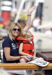 Amsterdam 21 augustus 2010
Prins Willem Alkexander met de groende Draeck bij sail. Prinses Maxima Prinses Amalia Ariane en Alexia zijn er ook bij. Ook is er een kindermeisje bij. Ze voeren onder begeleiding van meerdere politie boten
Peter Smulders bv