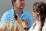 Amsterdam 21 augustus 2010
Prins Willem Alkexander met de groende Draeck bij sail. Prinses Maxima Prinses Amalia Ariane en Alexia zijn er ook bij. Ook is er een kindermeisje bij. Ze voeren onder begeleiding van meerdere politie boten
Peter Smulders bv