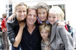 Amsterdam 22 augustus 2010
Grazia PC Catwalk op de pc hooftstraat. Michiel Mol met Paulien Huizinga en hun kinderen Paul Myrthe en Pieter
Peter Smulders bv
