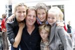Amsterdam 22 augustus 2010
Grazia PC Catwalk op de pc hooftstraat. Michiel Mol met Paulien Huizinga en hun kinderen Paul Myrthe en Pieter
Peter Smulders bv