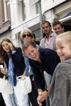 Amsterdam 22 augustus 2010
Grazia PC Catwalk op de pc hooftstraat. Michiel Mol met Paulien Huizinga en hun kinderen Paul Myrthe en Pieter
Peter Smulders bv